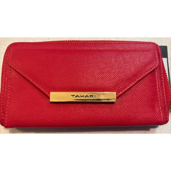 NWT Tahari Front Pocket Red Organizer Zip Around Wallet/Wristlet Retail $60 New - Picture 1 of 8